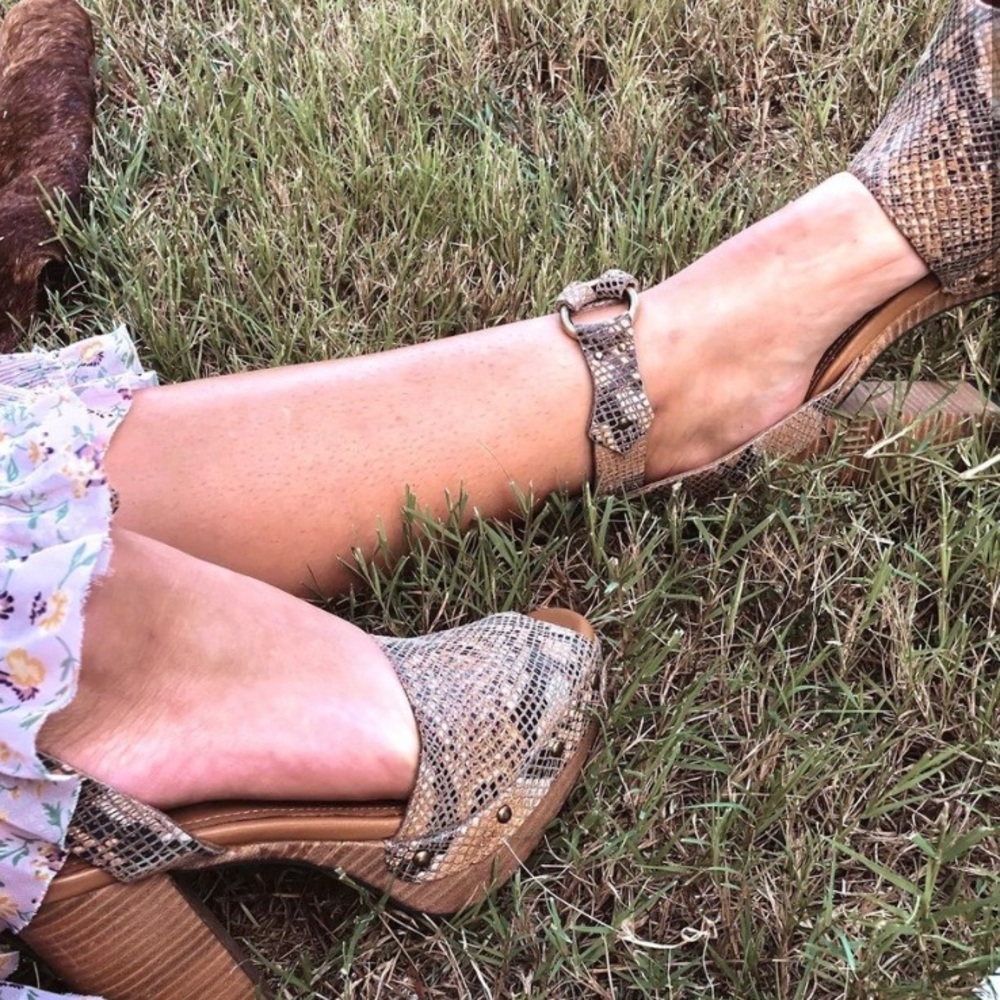 NWOT Free People shoes